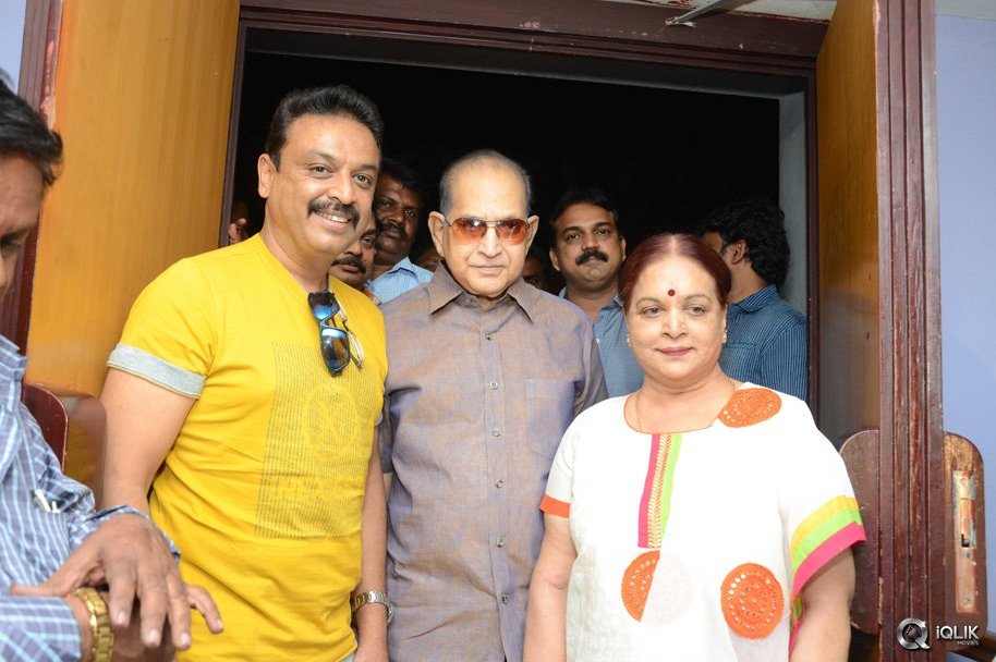 Super-star-Krishna-Watches-Srimanthudu-Movie